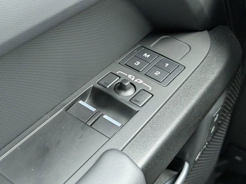 Used 2023 Land Rover Defender 90 V8 image 26