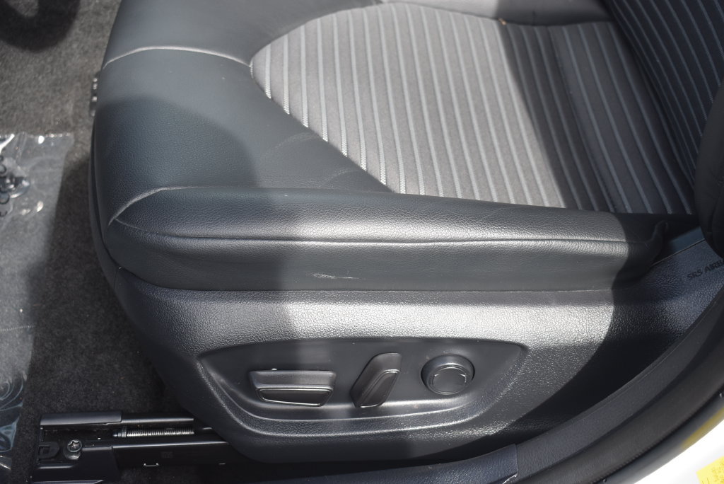 Used 2023 Toyota Camry SE FWD image 19
