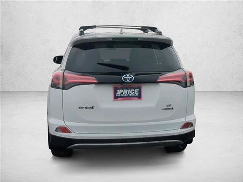 Used 2018 Toyota RAV4 SE AWD/4WD image 7