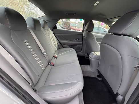 Used 2022 Hyundai Elantra SEL w/ Convenience Package image 16