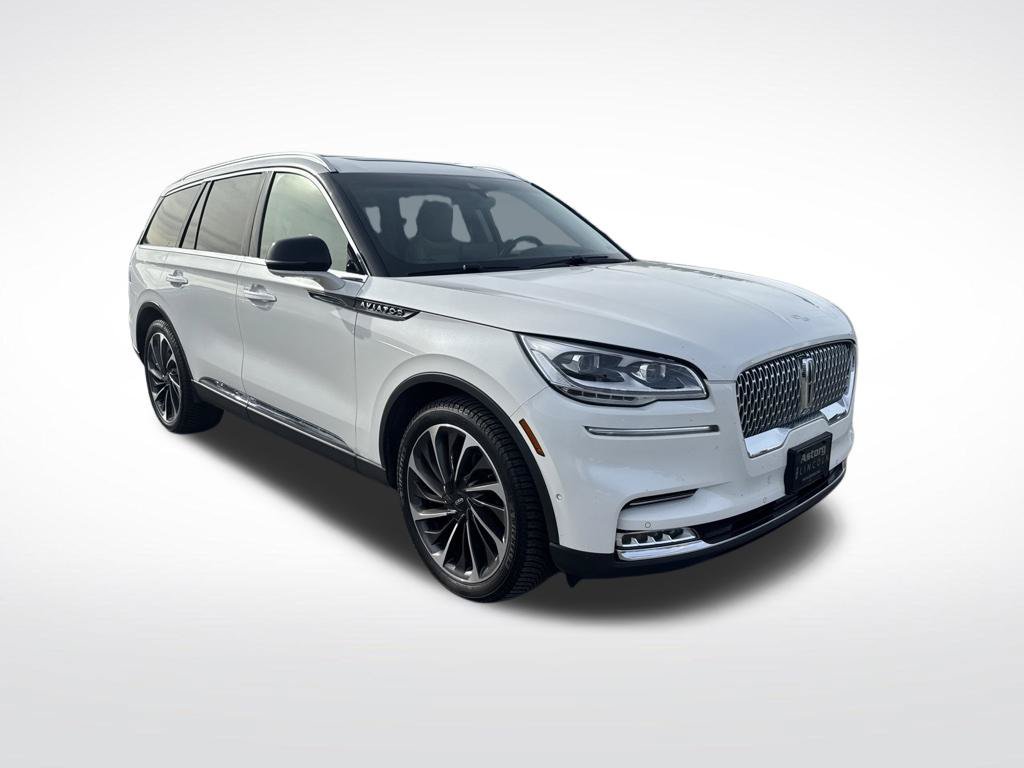 Used 2020 Lincoln Aviator Reserve w/ Equipment Group 202A AWD/4WD image 2