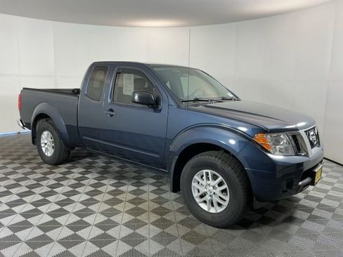 Used 2019 Nissan Frontier SV AWD/4WD image 3