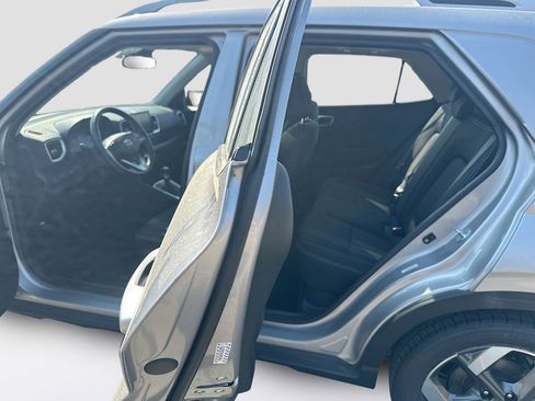 Used 2023 Hyundai Venue SEL FWD image 28