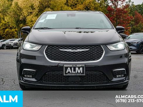 Used 2024 Chrysler Pacifica Select image 10