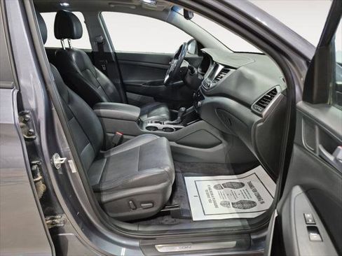 Used 2016 Hyundai Tucson Limited w/ Option Group 03 image 17