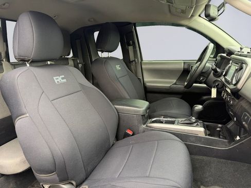 Used 2017 Toyota Tacoma SR5 w/ Tow Package image 18