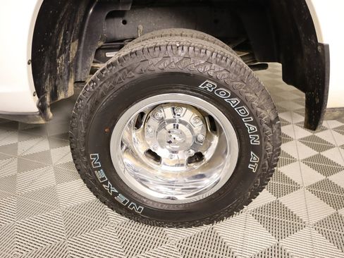 Used 2024 RAM 3500 Tradesman w/ Chrome Appearance Group image 17