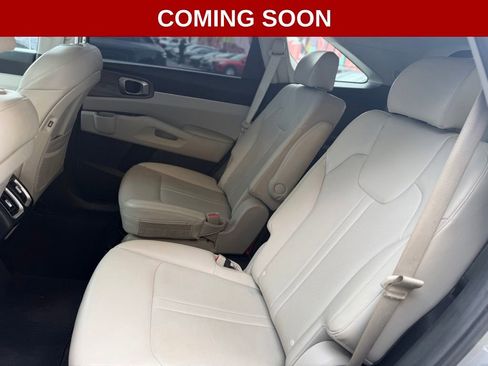 Used 2023 Kia Sorento EX w/ Panoramic Sunroof Package FWD image 12