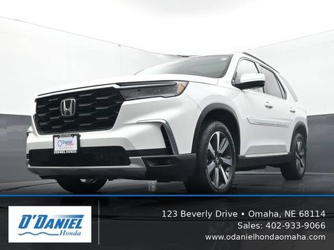 Used 2024 Honda Pilot Touring image 9
