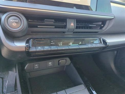 Used 2025 Toyota Prius LE FWD image 19