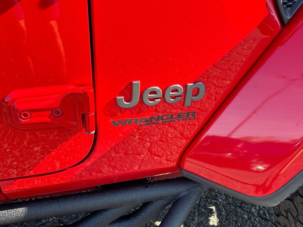 Used 2021 Jeep Wrangler Unlimited Rubicon w/ Xtreme Recon 35" Tire Package AWD/4WD image 12