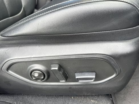 Used 2022 Jeep Grand Cherokee Limited image 23