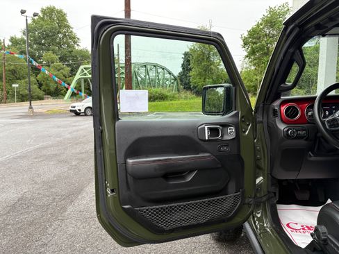 Used 2021 Jeep Gladiator Rubicon AWD/4WD image 13