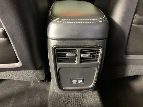 Used 2022 Chrysler 300 S RWD image 34