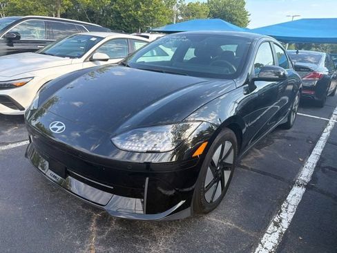 Used 2024 Hyundai Ioniq 6 SE RWD image 5