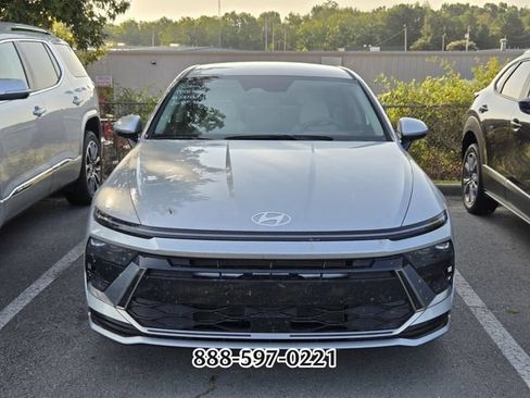 Used 2025 Hyundai Sonata SEL FWD image 11