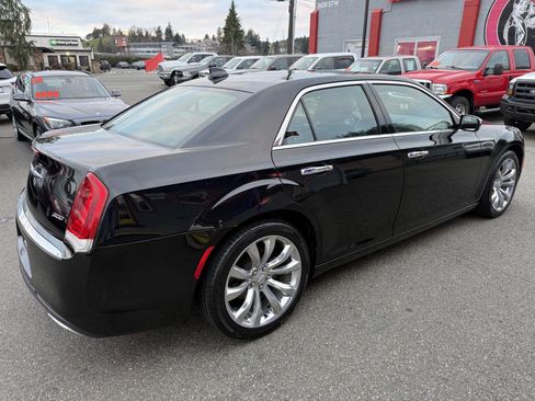Used 2018 Chrysler 300 Limited image 6