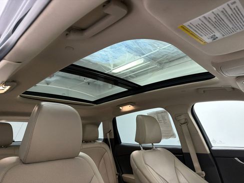 Certified 2022 Lincoln Nautilus Reserve AWD/4WD image 12