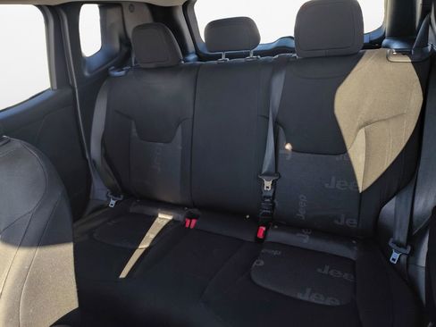 Used 2016 Jeep Renegade Latitude image 20