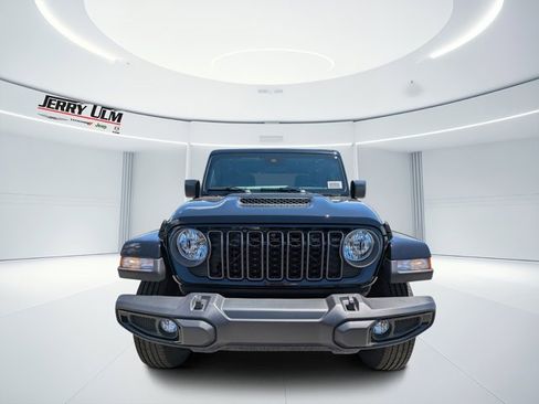New 2025 Jeep Gladiator Sport image 7