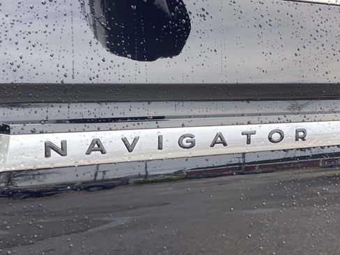 New 2025 Lincoln Navigator L Reserve image 13