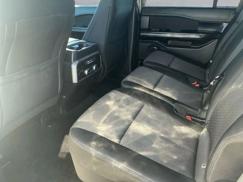 Used 2019 Ford Expedition XLT image 15