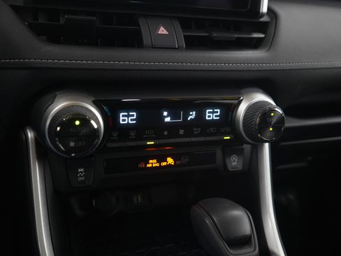 Used 2024 Toyota RAV4 XLE image 21