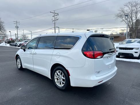 Used 2018 Chrysler Pacifica LX image 11