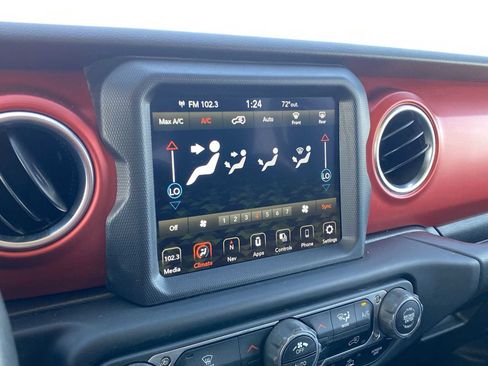 Certified 2022 Jeep Wrangler Unlimited Rubicon w/ Safety Group AWD/4WD image 24