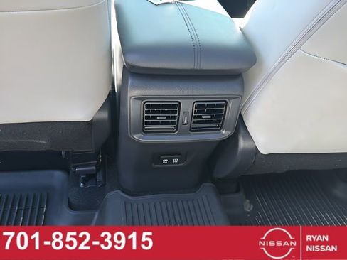 Used 2020 Toyota RAV4 Limited AWD/4WD image 27