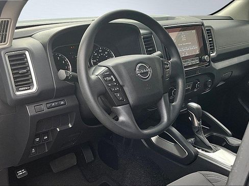 Used 2023 Nissan Frontier SV image 12