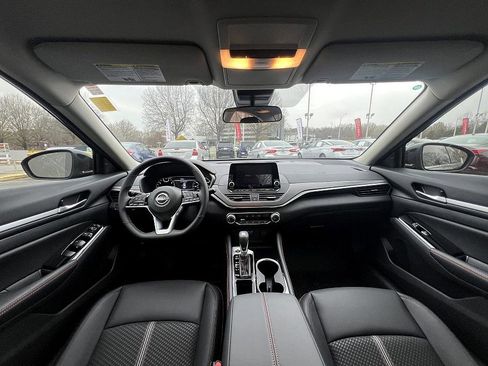 New 2025 Nissan Altima 2.5 SR image 18
