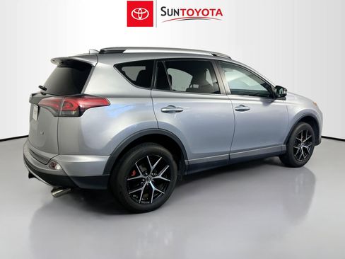 Used 2016 Toyota RAV4 SE image 4