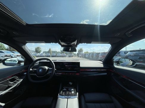 Used 2024 BMW i5 eDrive40i image 26