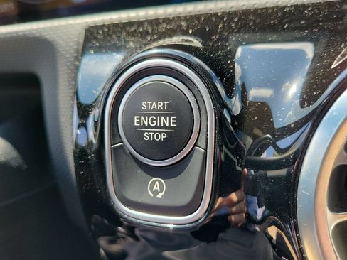 Used 2025 Mercedes-Benz CLA 250 4MATIC image 30