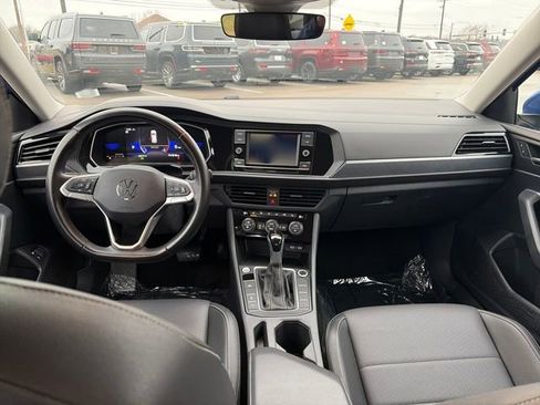 Used 2024 Volkswagen Jetta SE image 14