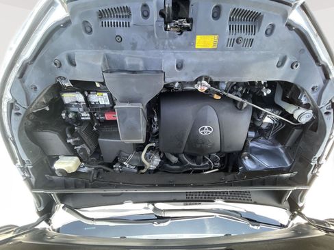 Used 2018 Toyota Highlander XLE image 28