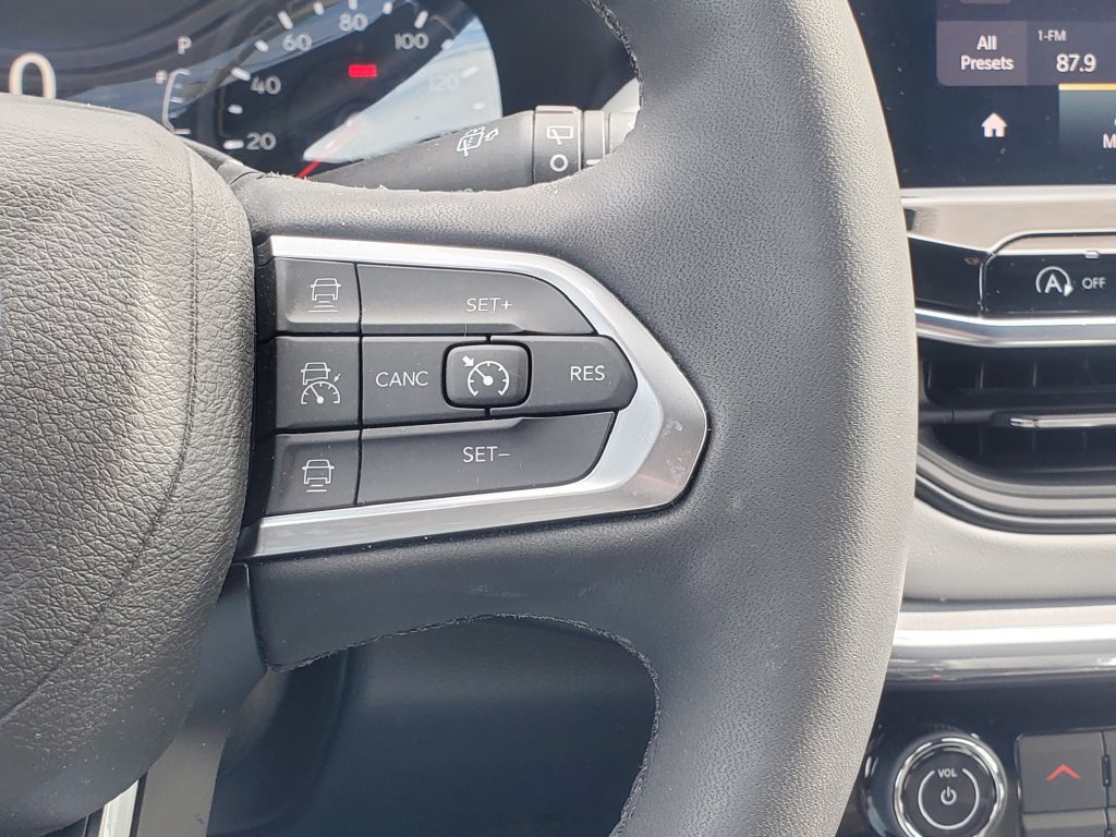 Used 2023 Jeep Compass Limited AWD/4WD image 12