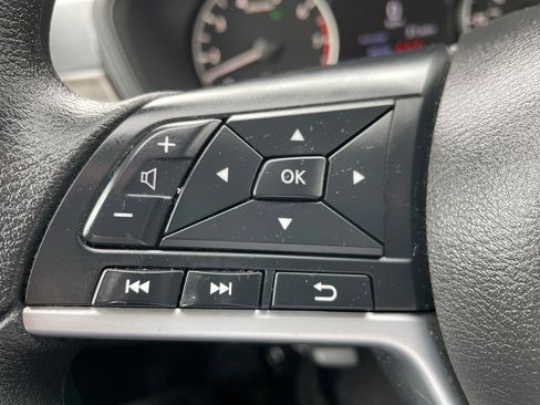 Used 2025 Nissan Altima 2.5 SV FWD image 21