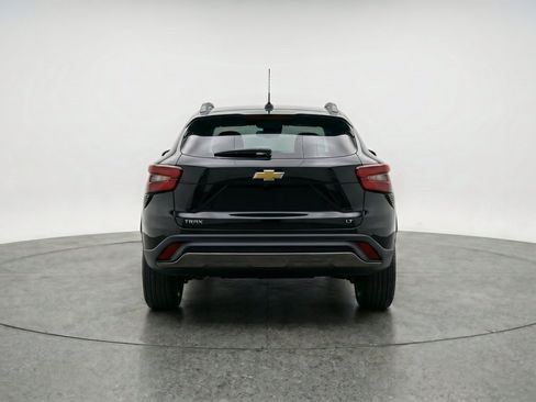 Used 2025 Chevrolet Trax LT FWD image 7