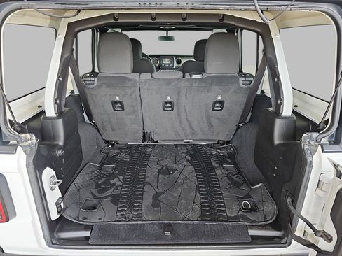 Used 2019 Jeep Wrangler Unlimited Sport S AWD/4WD image 15