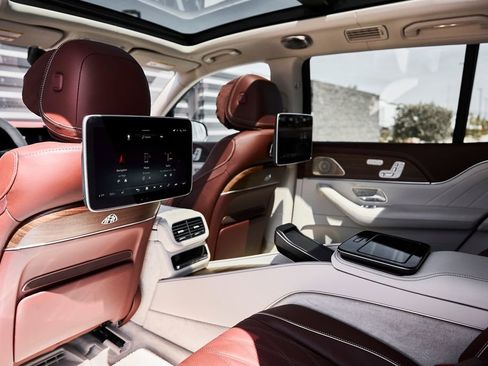 Used 2026 Mercedes-Benz Maybach GLS 600 4MATIC image 38