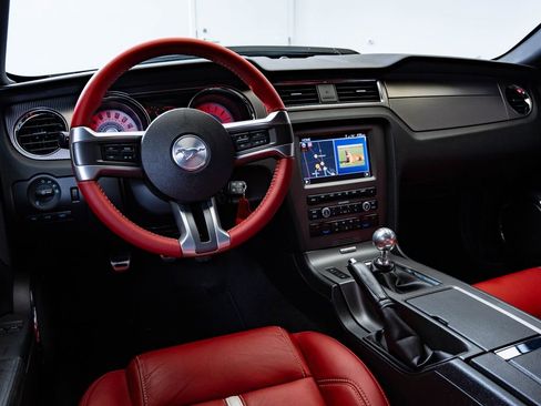 Used 2012 Ford Mustang GT Premium w/ Electronics Pkg RWD image 4
