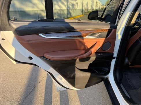 Used 2015 BMW X5 xDrive50i AWD/4WD image 19