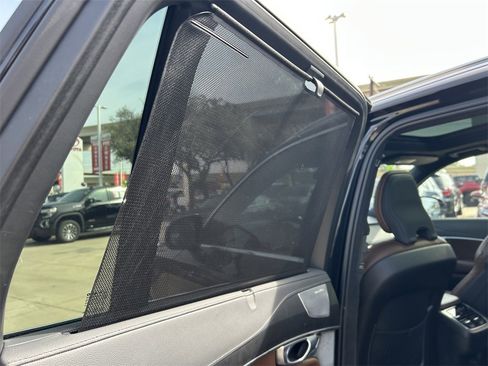 Used 2024 Volvo XC90 B6 Ultimate w/ Lounge Package image 20