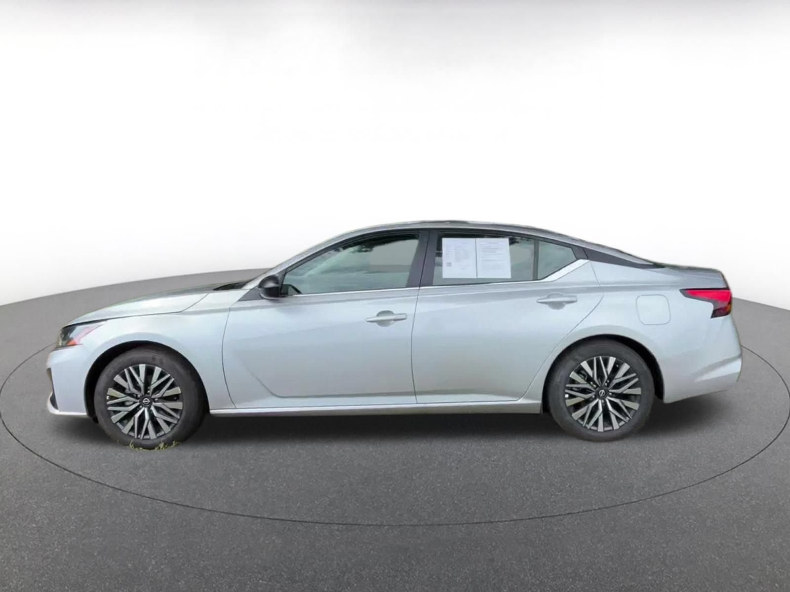 Used 2026 Nissan Altima 2.5 SV FWD image 8