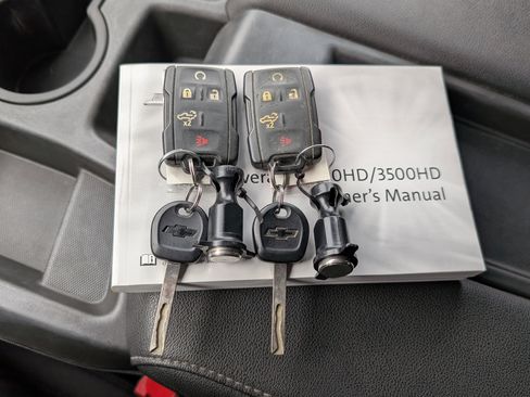 Used 2021 Chevrolet Silverado 2500 Custom w/ Custom Value Package image 33