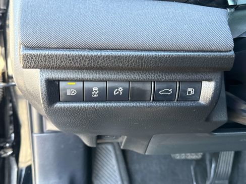 Used 2025 Toyota Camry LE FWD image 27
