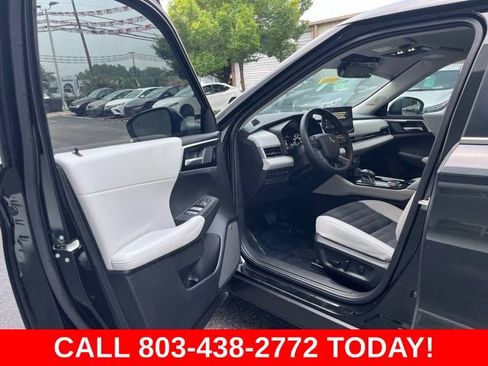 Used 2025 Mitsubishi Outlander SE AWD/4WD image 5