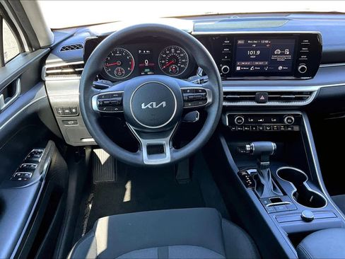 Used 2022 Kia K5 LX image 5
